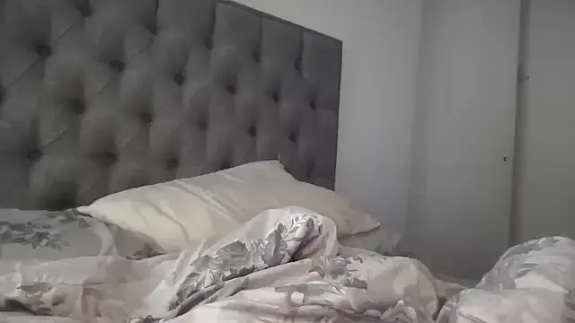 AnnAbbey – webcam model profile photo Image 2