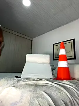 MiraKova – webcam model profile photo Image 17