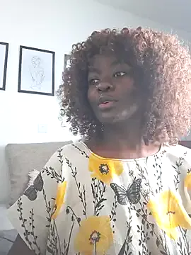 CristinaRous – webcam model profile photo Image 10