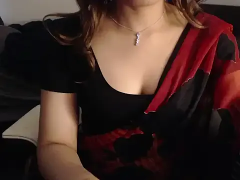 AdrianaAndrade – webcam model profile photo Image 2