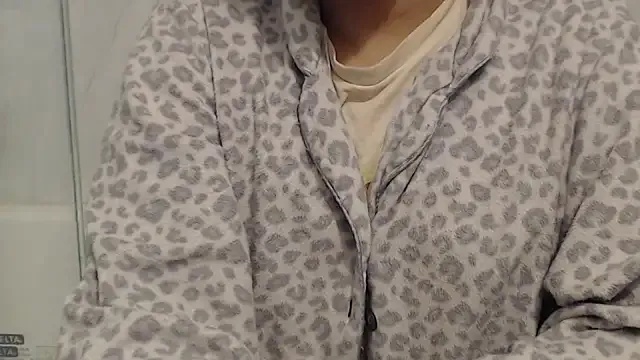 AdrianaAndrade – webcam model profile photo Image 3