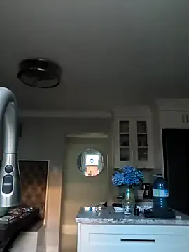 MadelineLane – webcam model profile photo Image 17