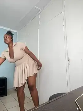 NohomiCambel – webcam model profile photo Image 13