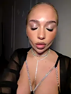 LeyahSummer – webcam model profile photo Image 15