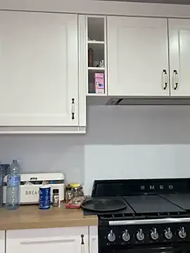 LaraOlson – webcam model profile photo Image 13