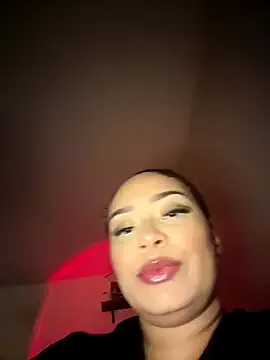 MiraKova – webcam model profile photo Image 18