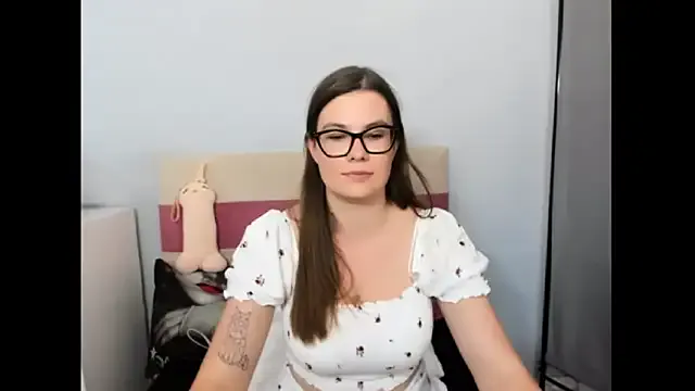 Dolce – webcam model profile photo Image 9