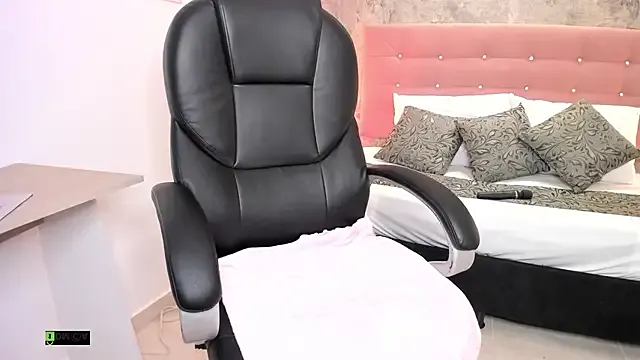 Catilica__sweetx – webcam model profile photo