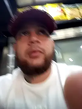 Dolce – webcam model profile photo Image 14