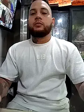 Dolce – webcam model profile photo Image 6