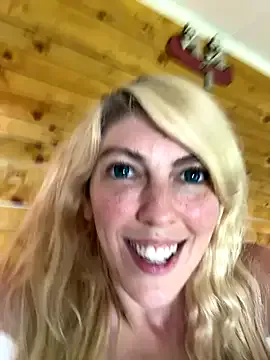 AdrianaAndrade – webcam model profile photo Image 4