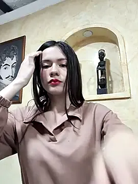 MelinaLuviani – webcam model profile photo Image 6