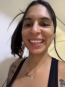 EsmeBrowm – webcam model profile photo Image 3