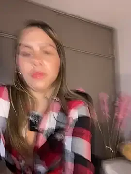 Dolce – webcam model profile photo Image 2