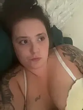 AnnieArias – webcam model profile photo Image 3