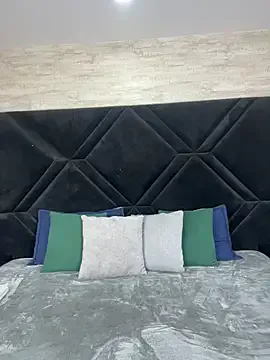 MystiqueXXX – webcam model profile photo Image 14