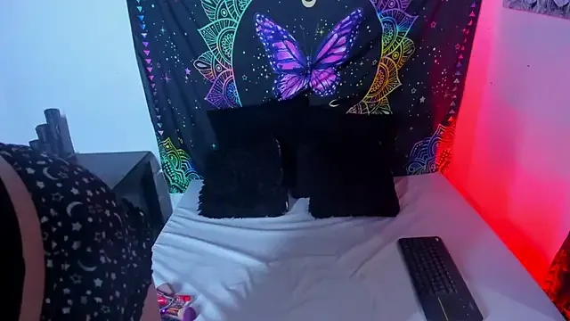 priya_sharma02 – webcam model profile photo Image 2