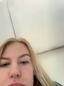 ElizaJaramillo – webcam model profile photo Image 6