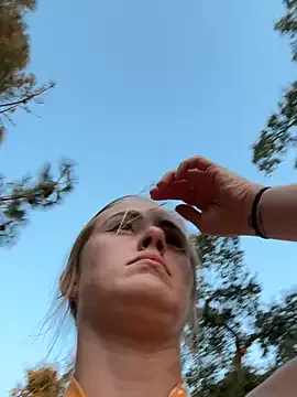 Skyller – webcam model profile photo Image 12