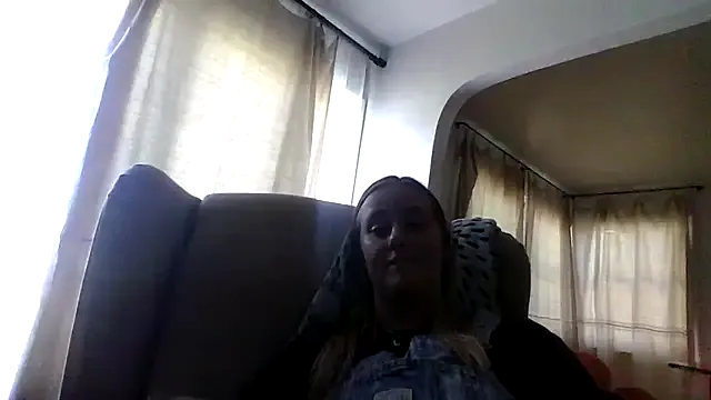 Skyller – webcam model profile photo Image 13