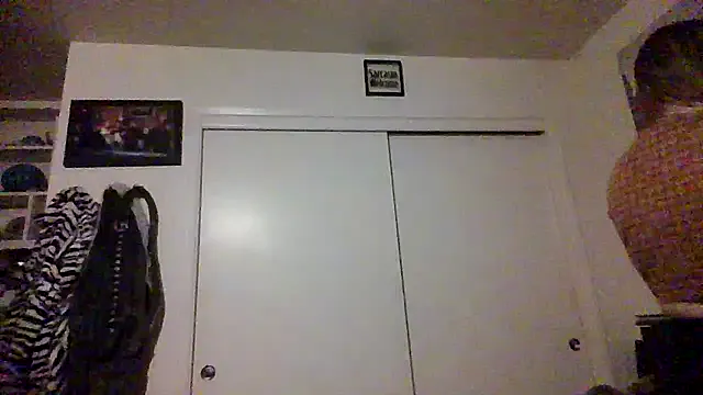 Skyller – webcam model profile photo Image 15