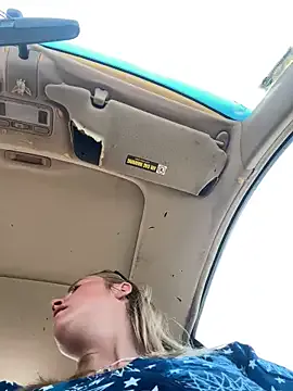 Skyller – webcam model profile photo Image 4