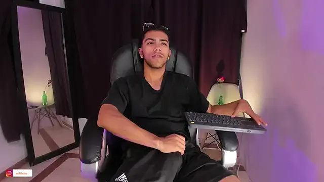 Dolce – webcam model profile photo Image 5