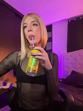 Mia032 – webcam model profile photo Image 17