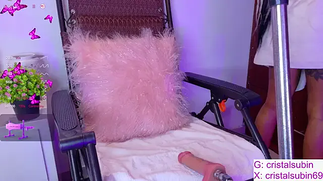 Dolce – webcam model profile photo Image 14