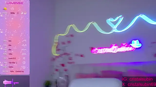 Dolce – webcam model profile photo Image 5