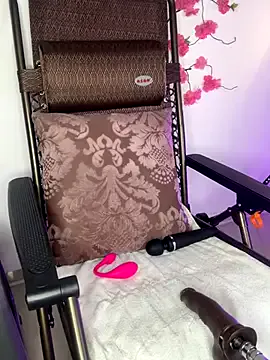 Dolce – webcam model profile photo Image 6