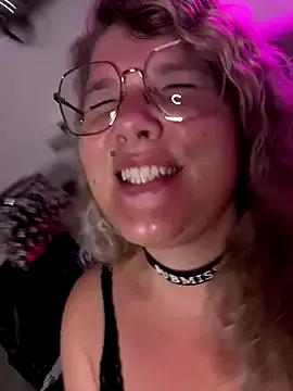 MarylinGlory – webcam model profile photo Image 4