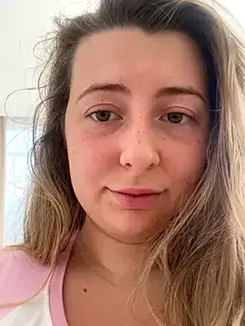 b0uncingb00bs – webcam model profile photo Image 14