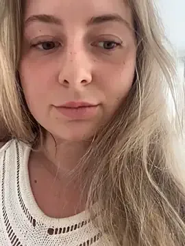 b0uncingb00bs – webcam model profile photo Image 5