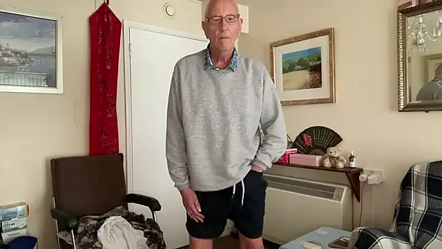 Cumonmme – webcam model profile photo Image 16