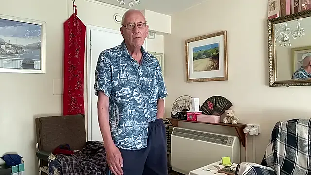 Cumonmme – webcam model profile photo Image 2