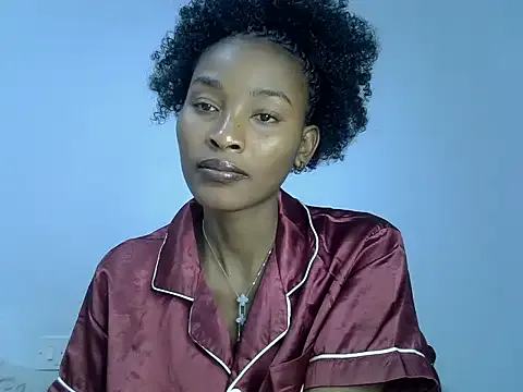 Dolce – webcam model profile photo Image 13