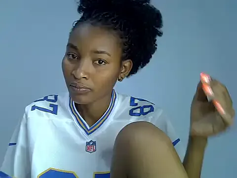 Dolce – webcam model profile photo Image 14