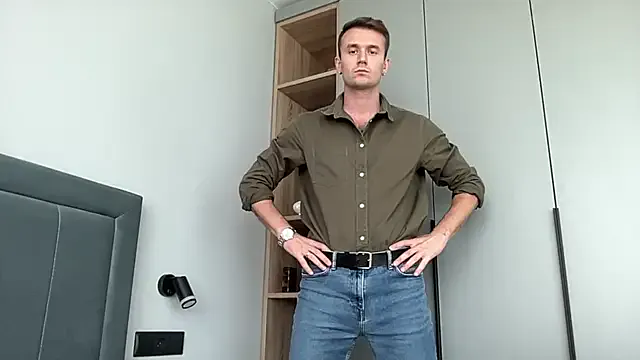 Dolce – webcam model profile photo Image 10