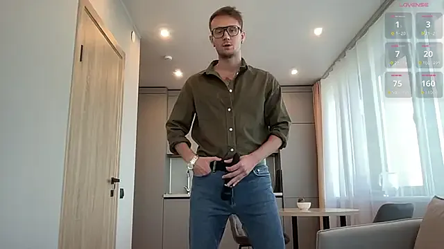 Dolce – webcam model profile photo Image 9