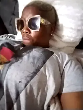 Dolce – webcam model profile photo Image 15