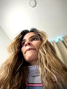 Dolce – webcam model profile photo Image 16