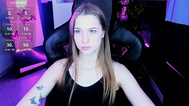 Dolce – webcam model profile photo Image 8