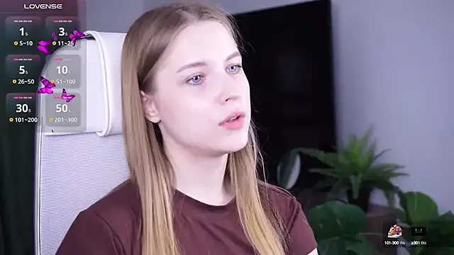 Dolce – webcam model profile photo Image 9