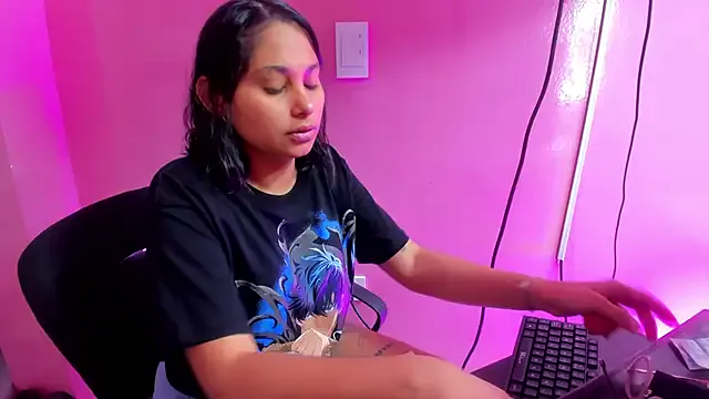 pevicha – webcam model profile photo Image 2