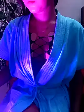 Dolce – webcam model profile photo Image 14