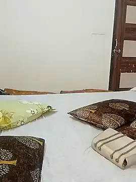 Dolce – webcam model profile photo Image 3