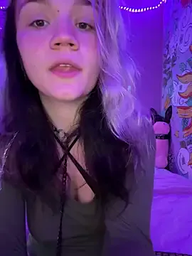 LaraCharm – webcam model profile photo Image 13