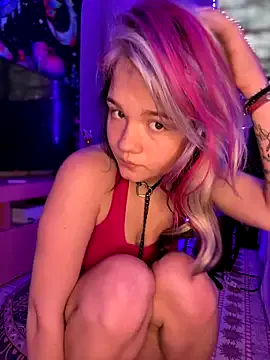 LaraCharm – webcam model profile photo Image 15