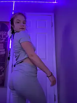 LaraCharm – webcam model profile photo Image 18